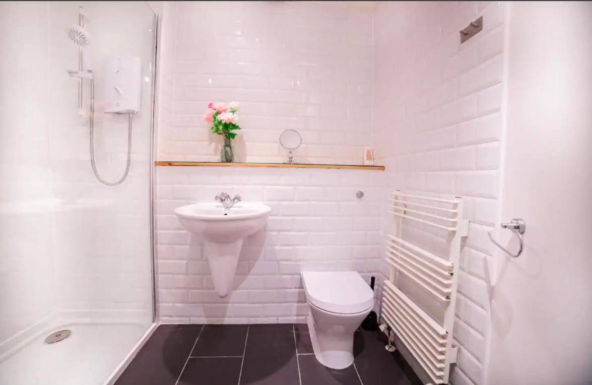 Renfield Apartment, Bright And Spacious Home Glasgow Esterno foto